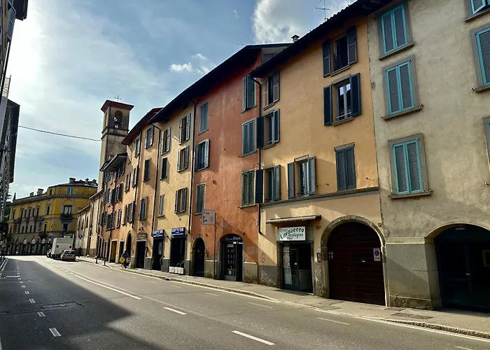 Casetta Margherita - Strategic Position Апартаменты Бергамо